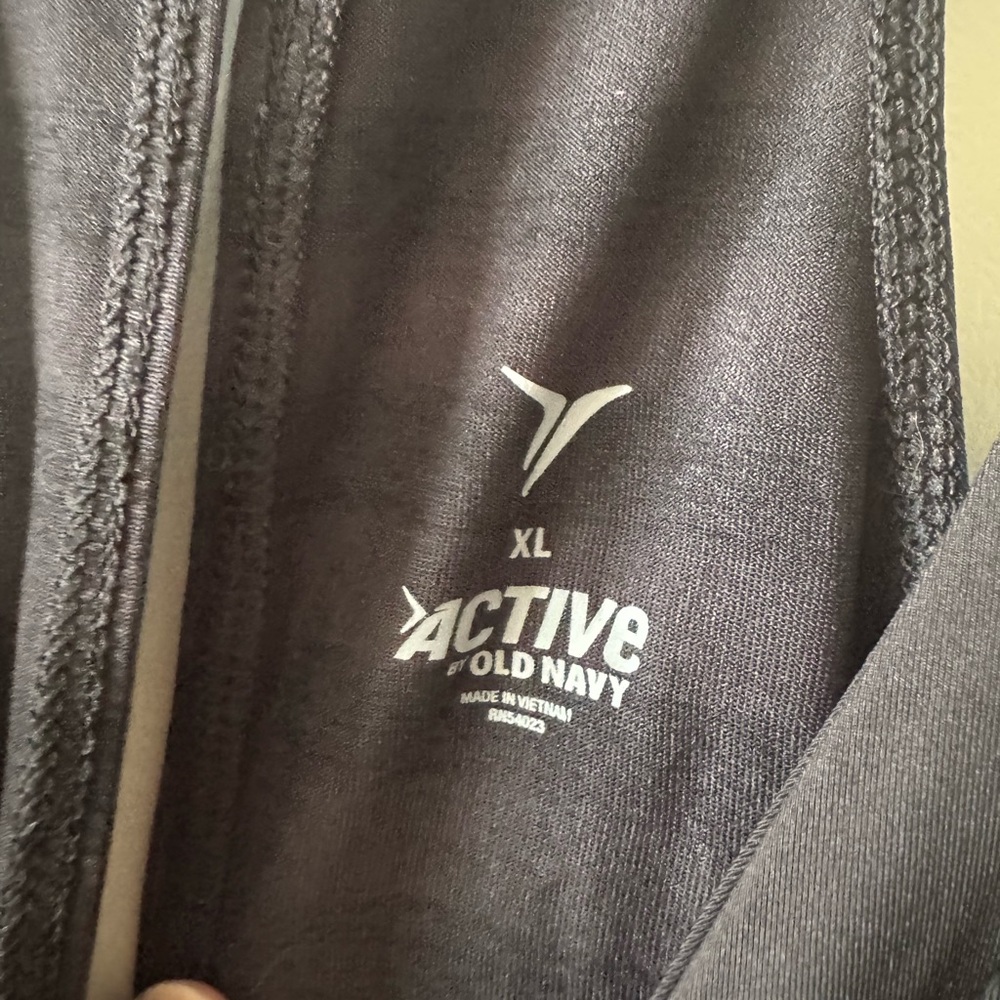 Like New Old Navy Active Tank - Picture 4 of 11